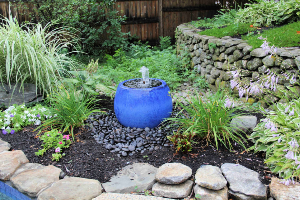 25 DIY Water Fountain Ideas to Beautify Your Garden