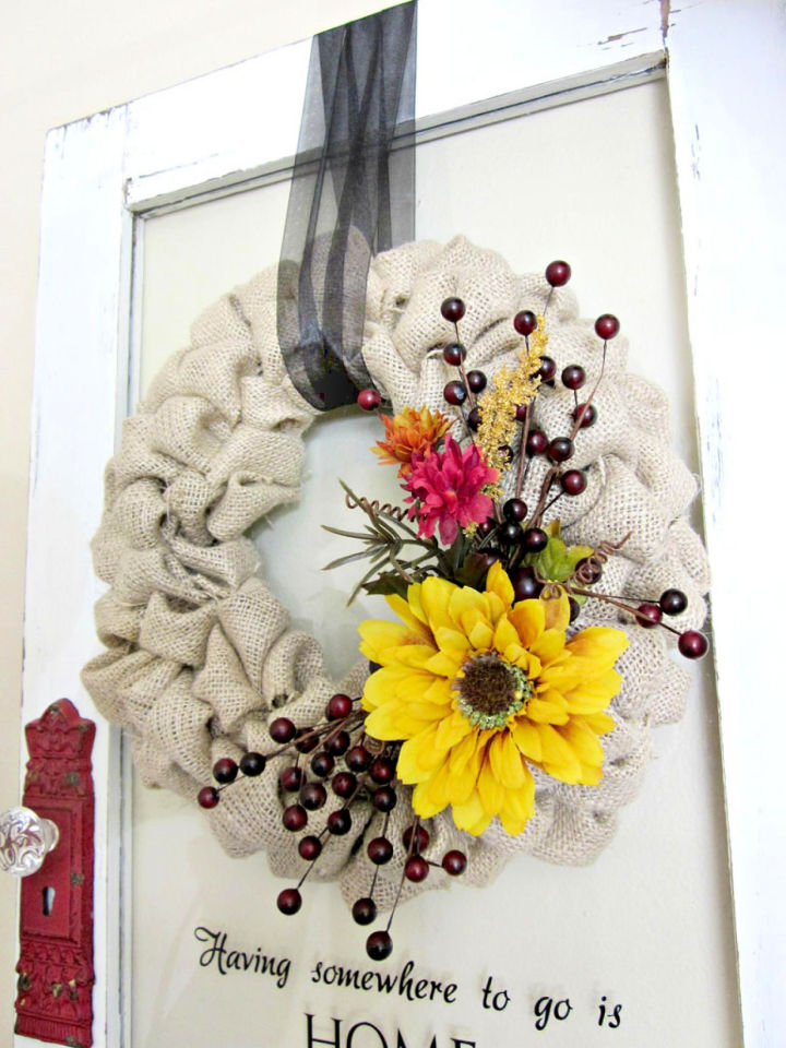 25 Easy DIY Burlap Wreath Ideas to Make Your Own