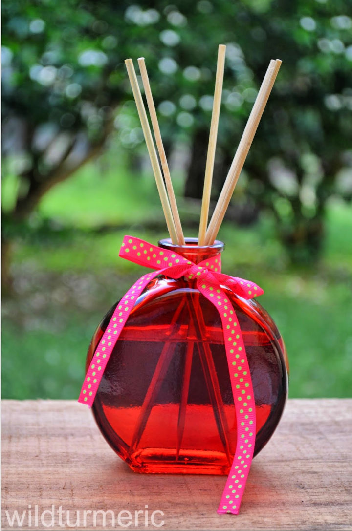 35 Homemade Diy Reed Diffuser Ideas Suite 101 6210